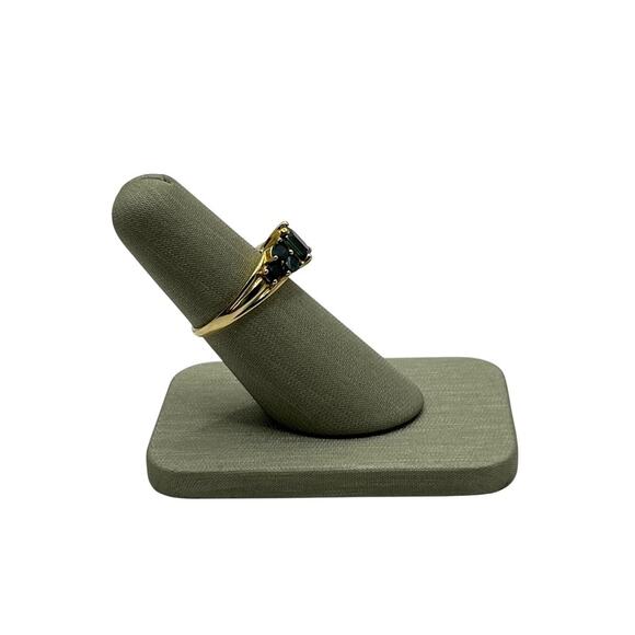 10K Yellow Gold Emerald Cut Green Stone Ring (13587) - Picture 2 of 5